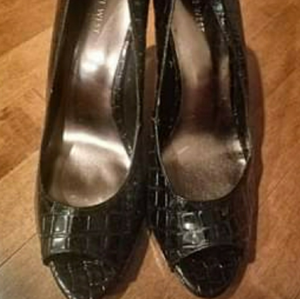 Alligator Print Open Toe Leather Pumps